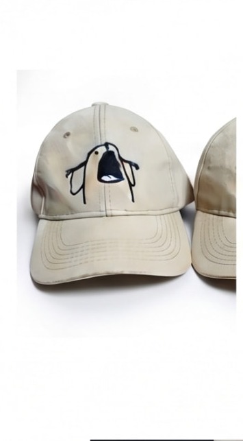 Gorra clara con bordado personalizado